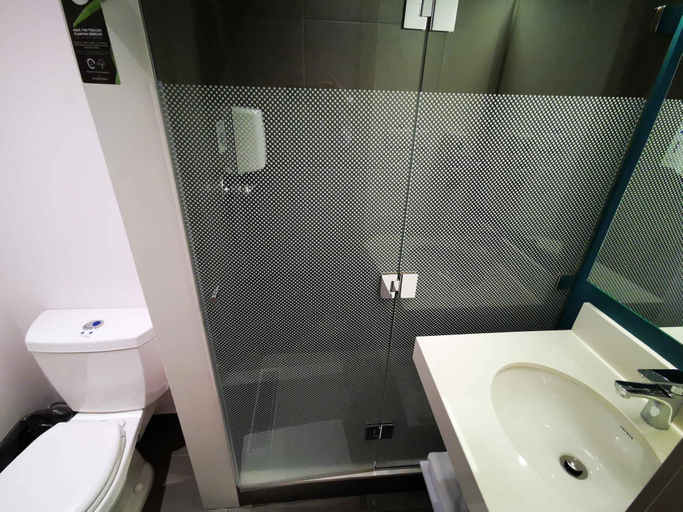 Bathroom 3, ibis budget Medellín Itagüí Metro, Envigado