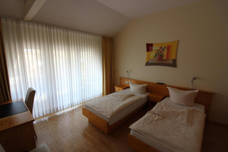 Bedroom 4, Hotel - Restaurant Franziskaner am Markt, Cloppenburg
