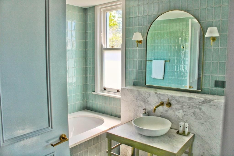 Bathroom 3, The Bowral Hotel, Wingecarribee
