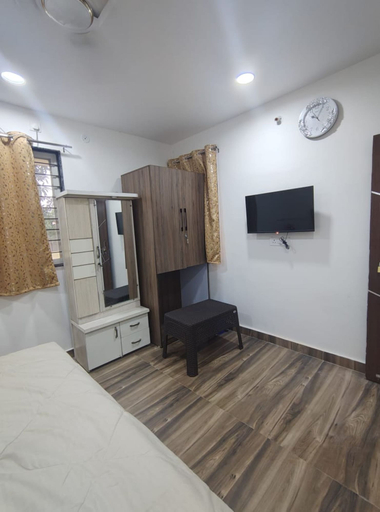Room 5, Acrobat Home Stay-Elegant Villa, Bhopal
