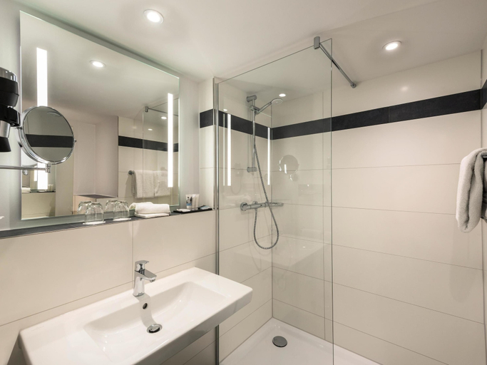 Bathroom 4, Mercure Mannheim Am Friedensplatz, Mannheim