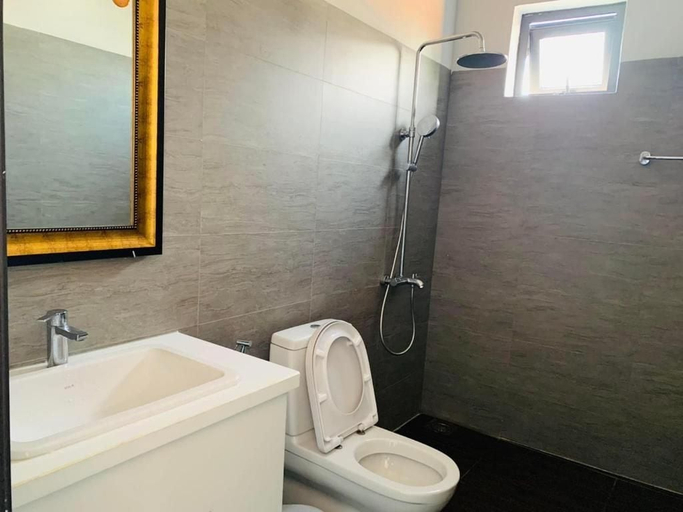 Bathroom, An Duyên Hotel, Lý Sơn