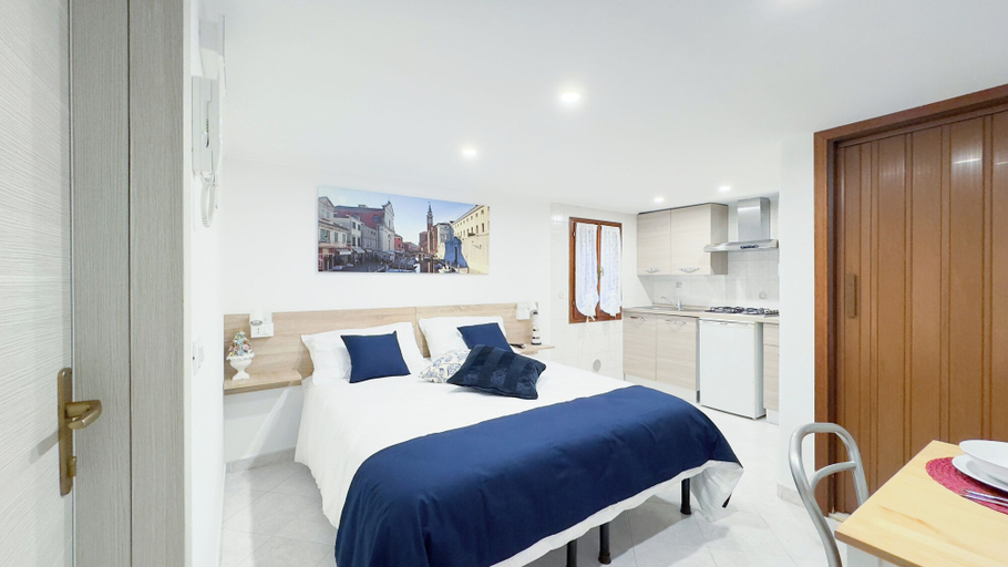 Bedroom 2, Blue Eyes by Ca-sa Check, Venezia