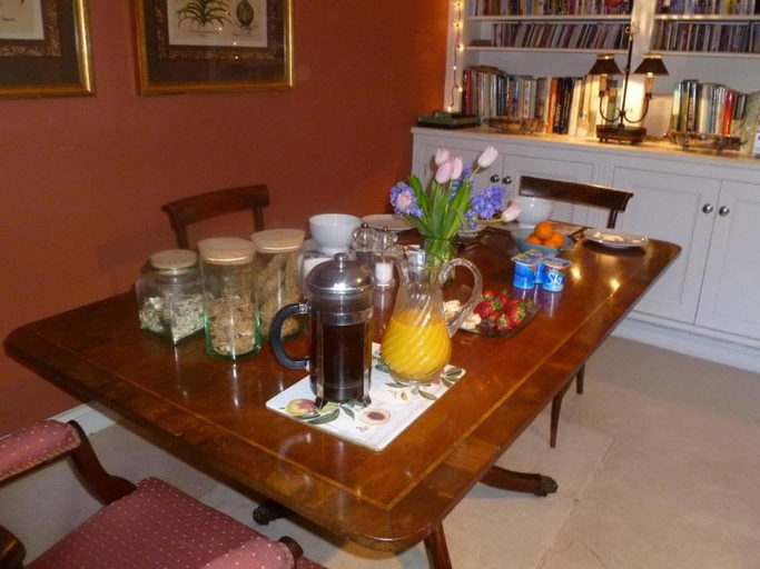 Food & Drinks 5, Laurel House, Gloucestershire