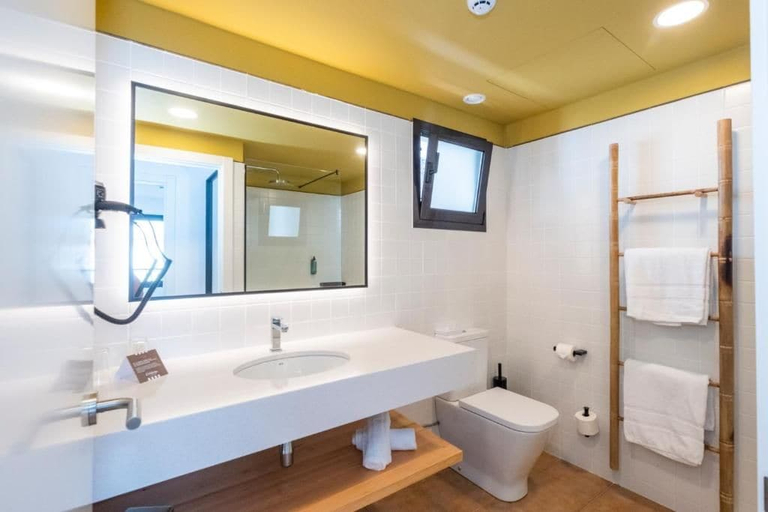 Bathroom 4, Calallonga Hotel Menorca, Baleares