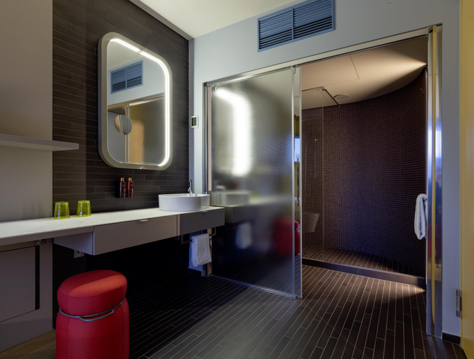 Bathroom 5, b'mine Duesseldorf, WorldHotels Crafted, Düsseldorf
