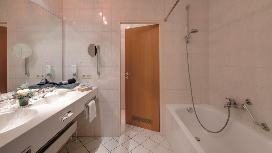 Bathroom 5, Best Western Aparthotel Birnbachhoehe, Rottal-Inn