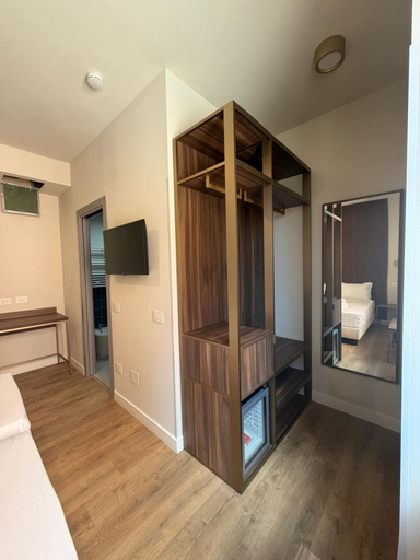 Bedroom 4, Hotel Europa, Genova