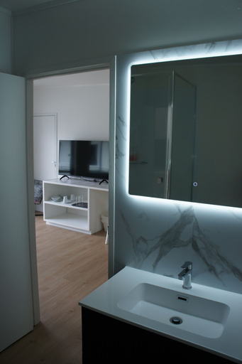 Bathroom 4, Central Motel, Rorotonga