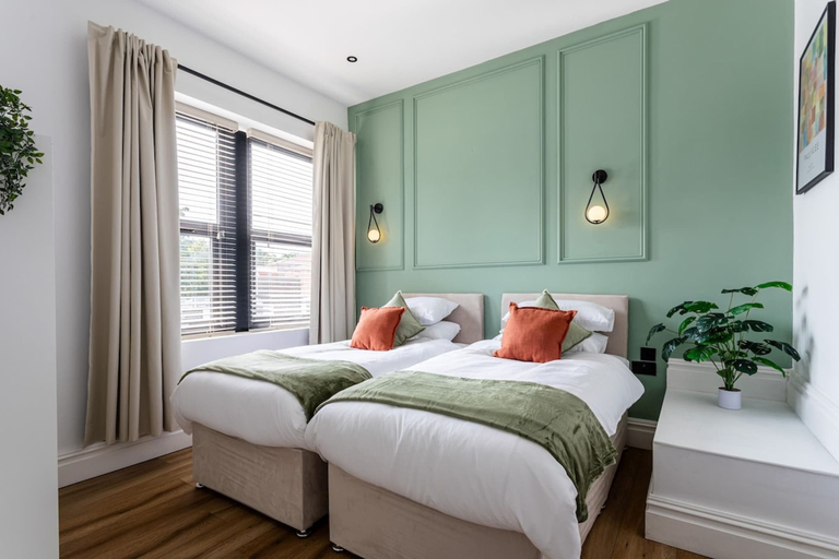 Room 3, Perfect Booking 2 Bed Flat Near Cabot Circus, Bristol