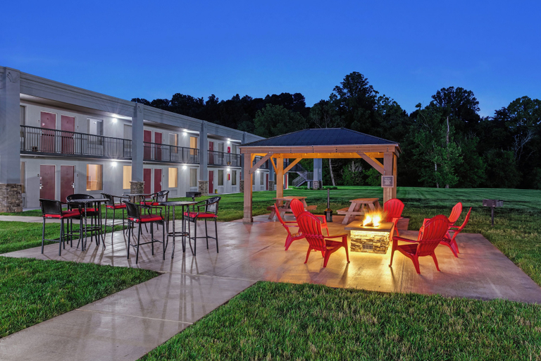 Exterior & Views 2, Red Roof Inn & Suites Wilkesboro, Wilkes