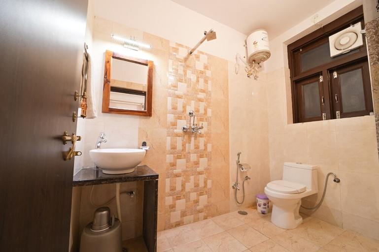 Bathroom 4, Hotel Harsoli Haveli, Jaipur