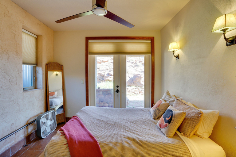 Bedroom 2, Base Camp Adventure Lodge, San Juan