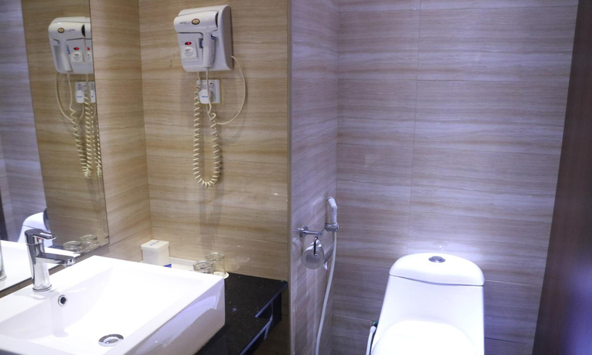Bathroom 5, Aston Inn Gideon - Batam, Batam