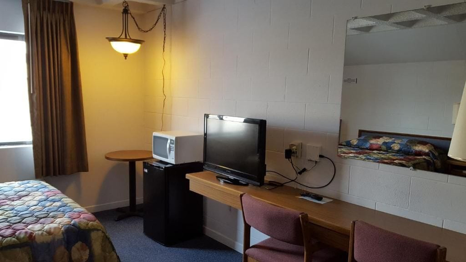 Bedroom 4, Guest Lodge, Ward
