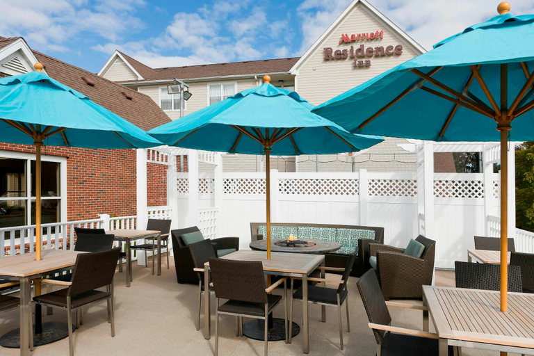 Food & Drinks, Residence Inn by Marriott Rockford, Winnebago