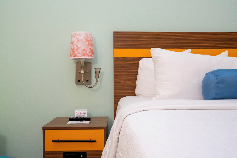 Bedroom 3, SPOT X Hotel Orlando/Intl Dr by The Red Collection, Orange