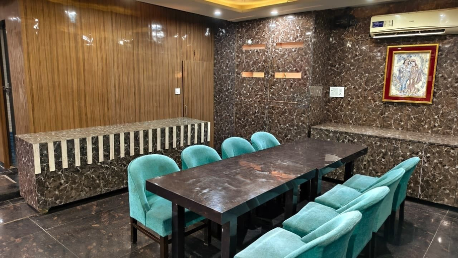 Dining 5, Hotel Krishna By Shail Group, Dehradun
