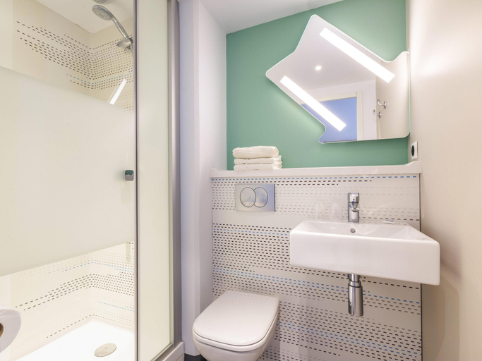 Bathroom 3, Ibis Budget Saint-Etienne Centre Gare Châteaucreux, Loire