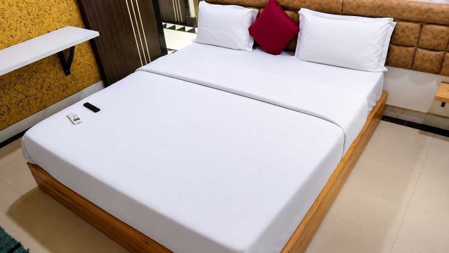 Room 2, Classic Hanspura Bus Terminal, Ahmadabad