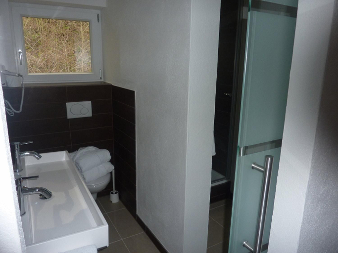 Bathroom 5, Hotel Schwarzenberg, Breisgau-Hochschwarzwald