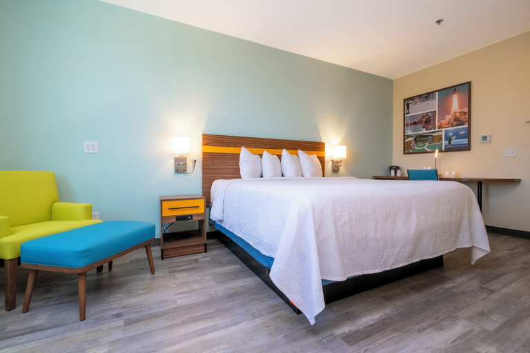 Bedroom 3, SPOT X Hotel Orlando/Intl Dr by The Red Collection, Orange