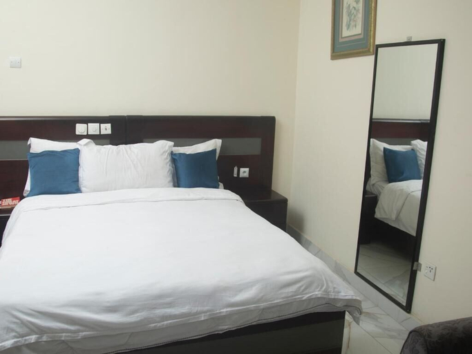 Room 4, Champion Hotel, Wouri