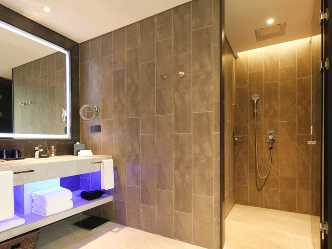 Bathroom 5, Novotel Shanghai Chuansha, Shanghai