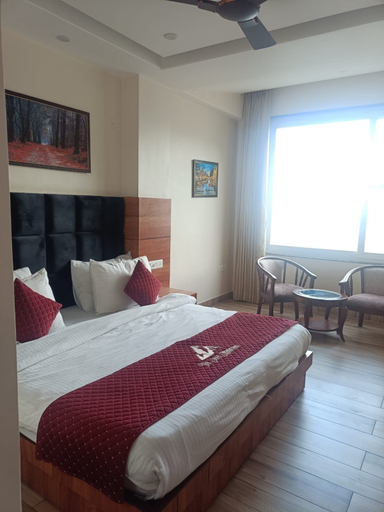Room 2, The Jade Mountain by O9 Stay, Chamba