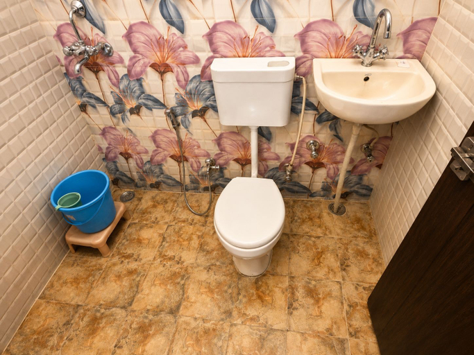 Bathroom 2, Hotel Royal Celebration, Jaipur
