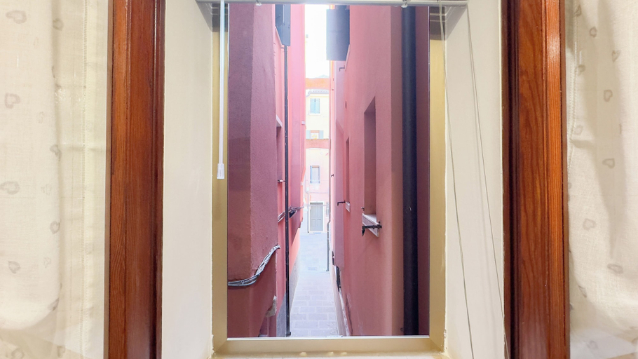 Others 5, Blue Eyes by Ca-sa Check, Venezia