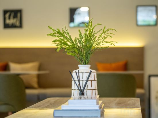 Hotel Interior/Public Areas 4, Ralph Poshtel Sukhumvit, Khlong Toey