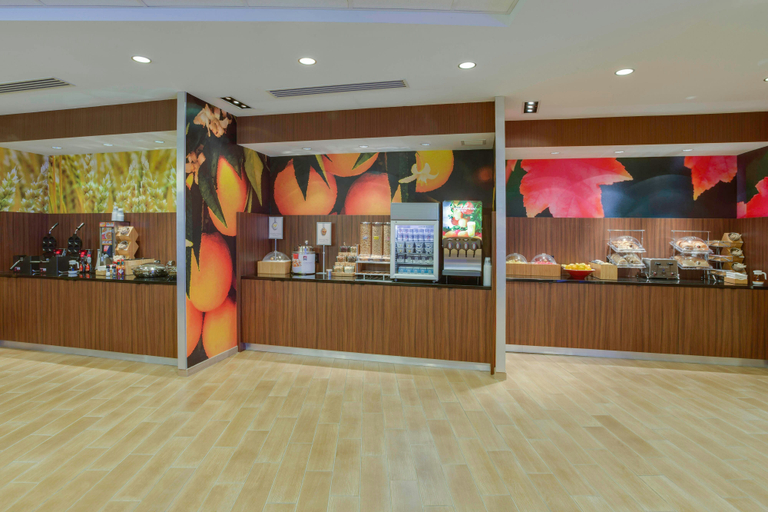 Food & Drinks 5, Fairfield Inn & Suites by Marriott Fort Lauderdale Downtown, Broward