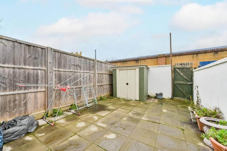 Property grounds, Charming Wembley Hideaway, London