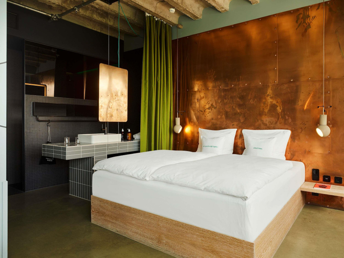 Bedroom 5, 25hours Hotel Bikini Berlin, Berlin