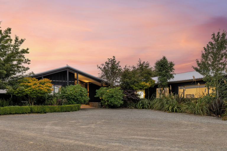 Exterior, Mackenzie Country Lodge, Mackenzie