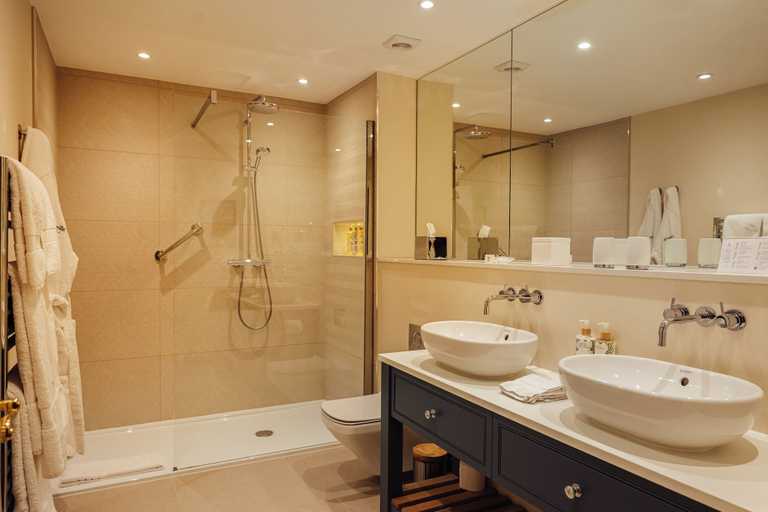 Bathroom 5, Longueville Manor