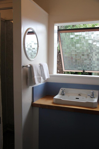 Bathroom, Martinborough Motel, South Wairarapa