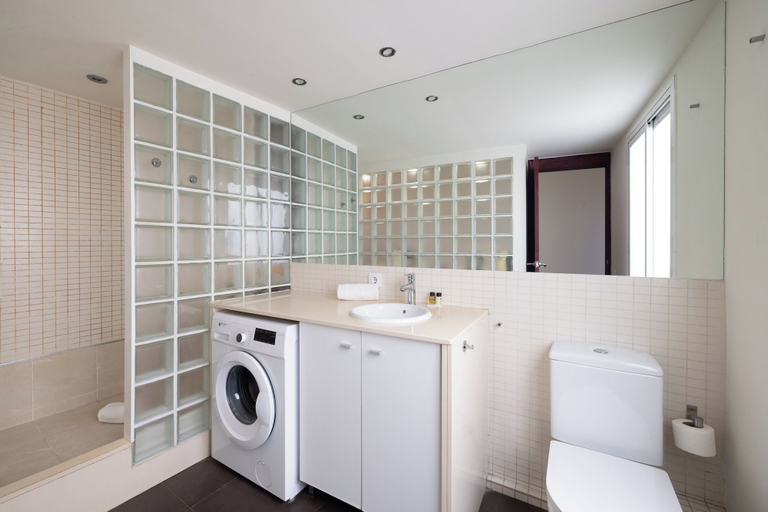 Bathroom 2, Stay U-nique Apartments Colom, Barcelona