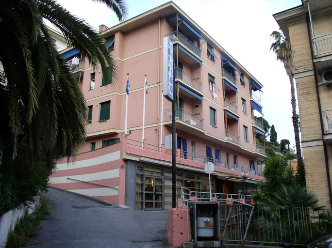 Exterior & Views 2, Hotel Zurigo, Savona