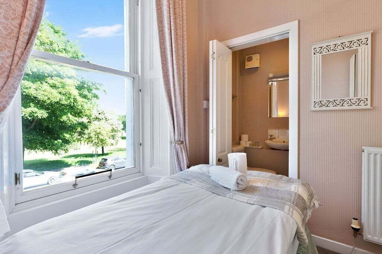 Room 2, Guestready - Links View, Edinburgh