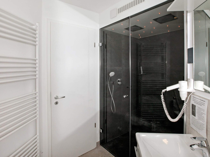 Bathroom 3, Holiday Home in Wendtorf, Plön