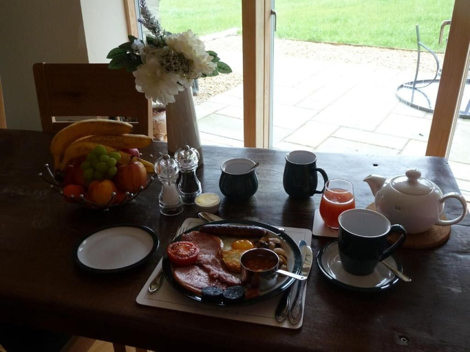 Food & Drinks, Rhostwarch Bed and Breakfast, Pembrokeshire