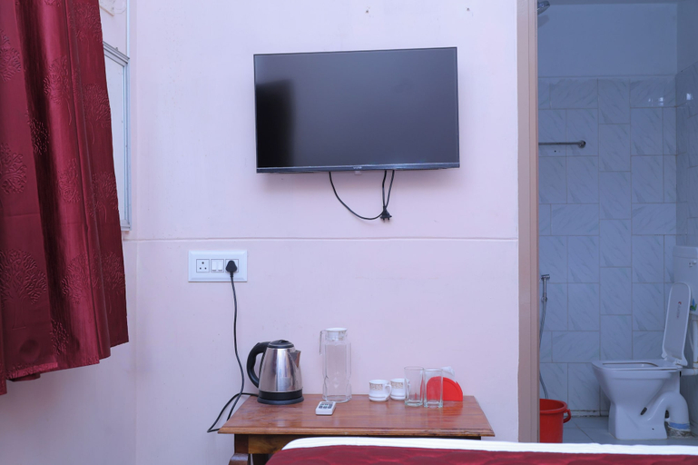Room 4, Hotel Rajan, Cuddalore