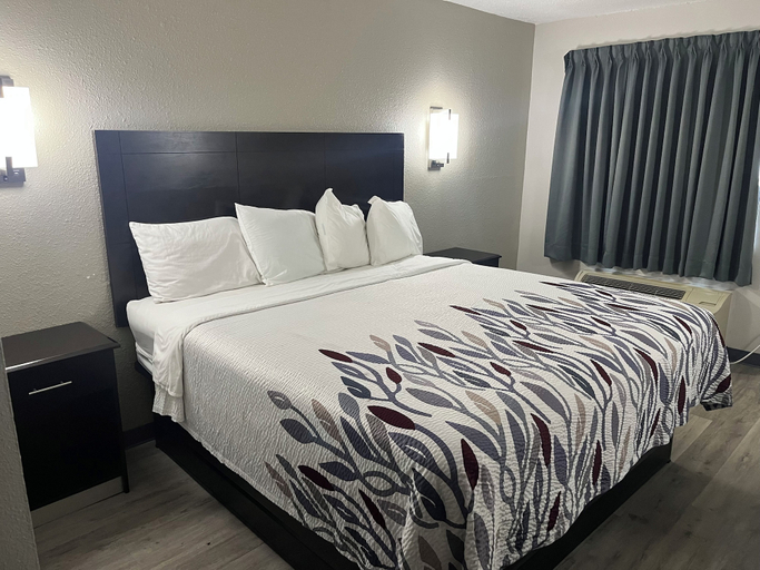 Bedroom 2, Red Roof Inn Kimball, TN - I-24, Marion
