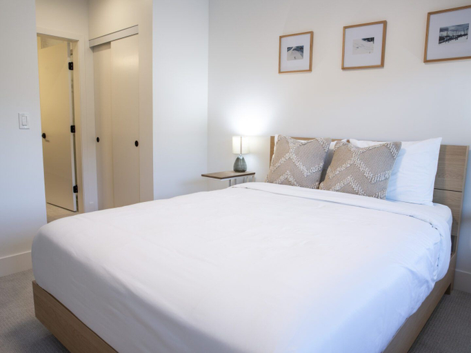 Room 4, Revy Mountain Dream, Columbia-Shuswap
