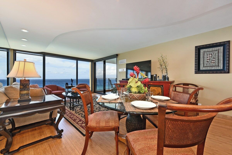 Interior 5, Luxury Beachfront 1BR Stunning Panoramic Views - Mahana 1008, Maui