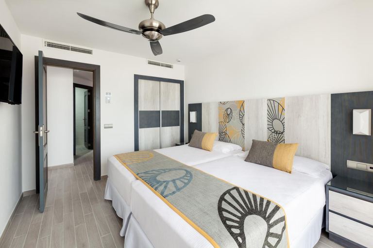 Bedroom 3, Riu Chiclana, Cádiz