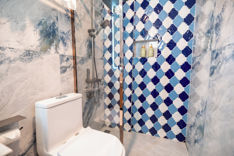 Bathroom 2, Six Palms Beach, Malé