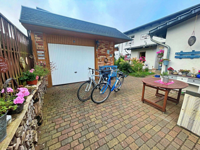 Outdoor dining 4, Reiche Family Holiday Apartments, Vorpommern-Greifswald